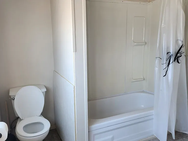 5696 Buchanan Ave #UPPER — Photo 3