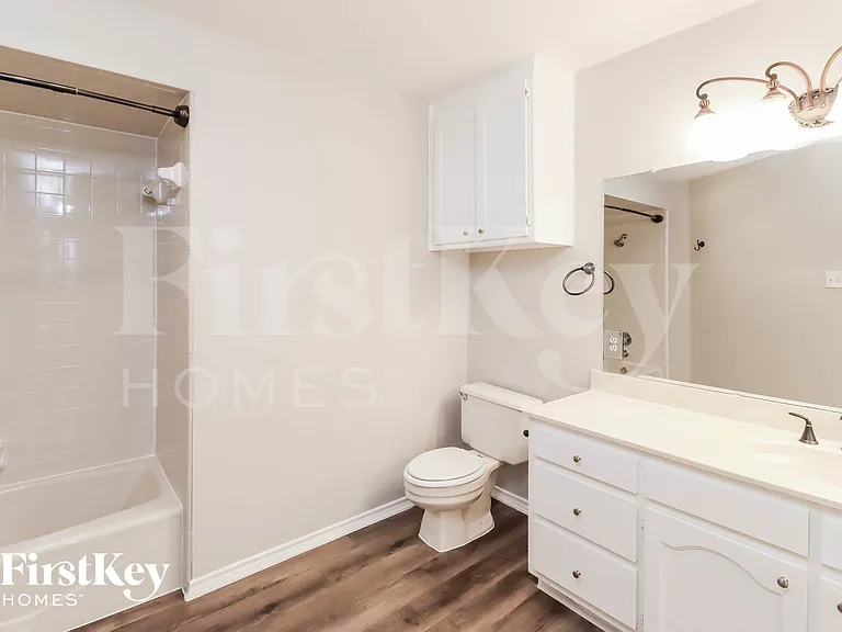1105 Carrington Ct — Photo 8