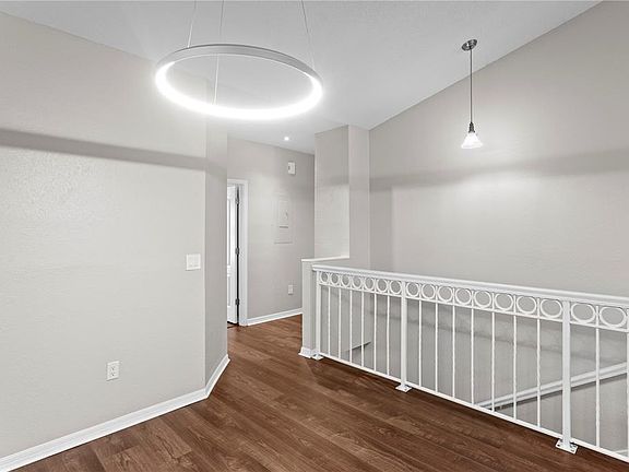 5th image of 943 Normandy Trace Rd