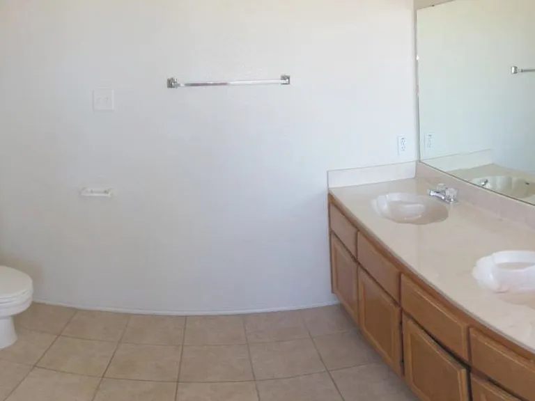 2903 Westwood Dr — Photo 12