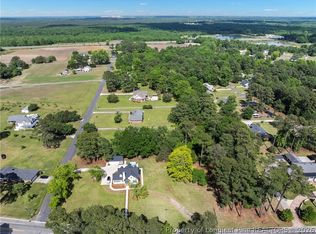 608 N East St, Roseboro, NC 28382