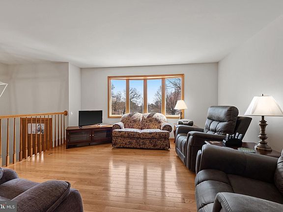 3rd image of 10141 Bell Inn Ln