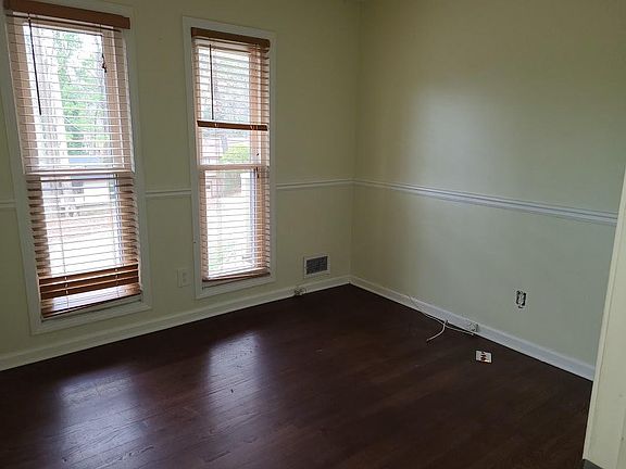 4th image of 1537 Village Dr