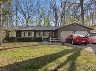 5796 Ridgebrook Dr SE, Kentwood, MI 49508