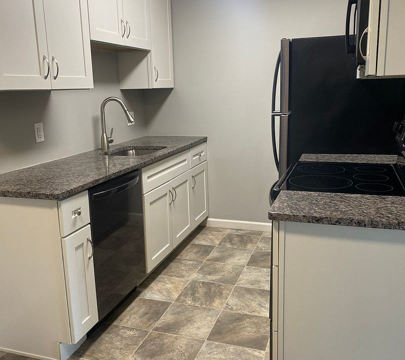 1st image of 1222 A St APT 6
