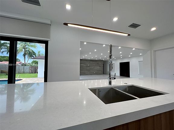 5th image of 21231 NE 19th Ave #21231