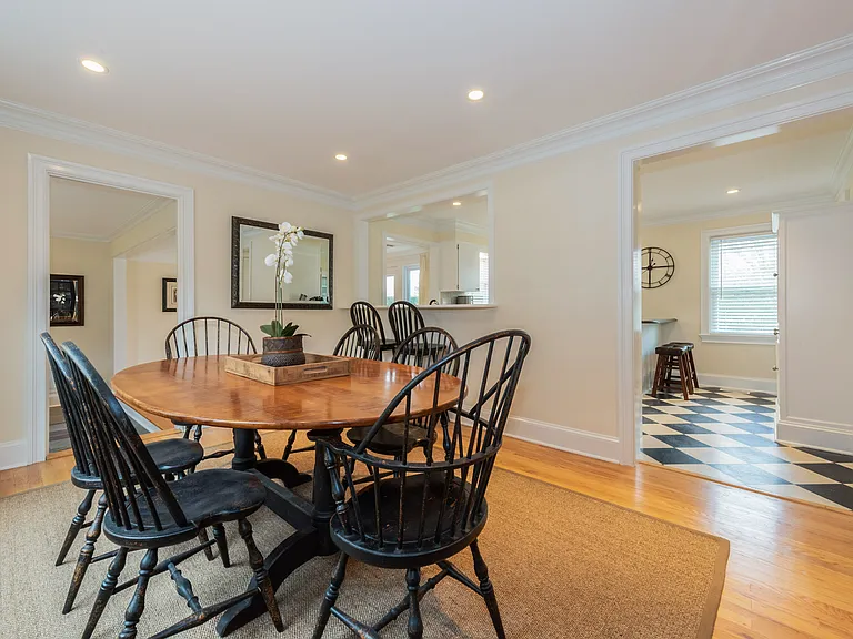 245 Old Town Rd — Photo 7