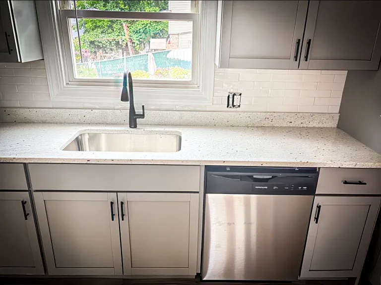 26 Hanover St #1 — Photo 4