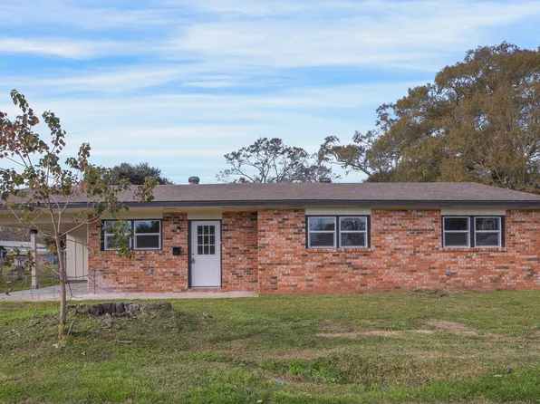513 Right Way Rd, Jeanerette, LA 70544