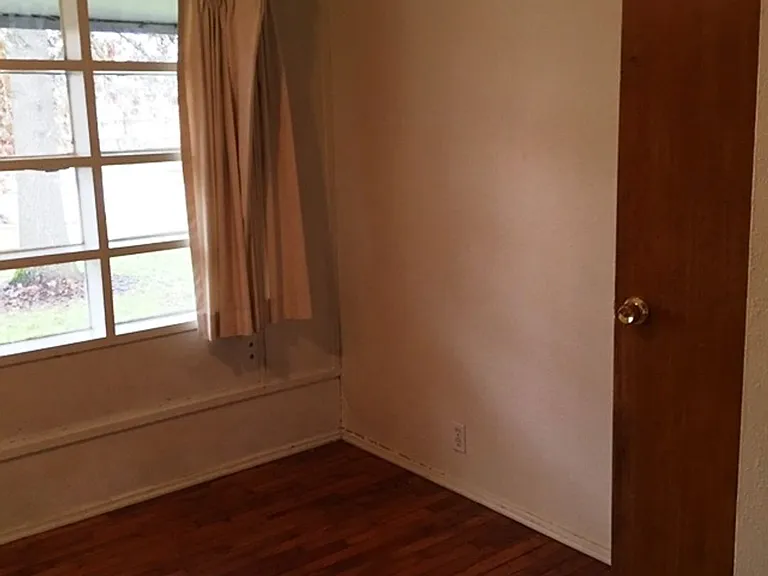 2815 Ferry St — Photo 10