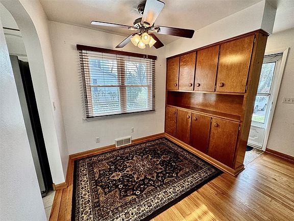 5th image of 2921 Wellington Rd