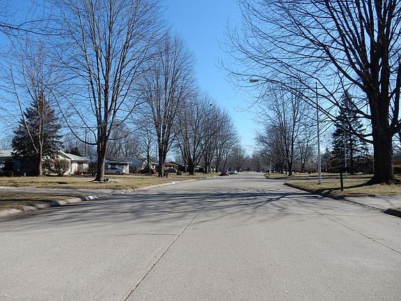 4th image of 42233 McBride Ave