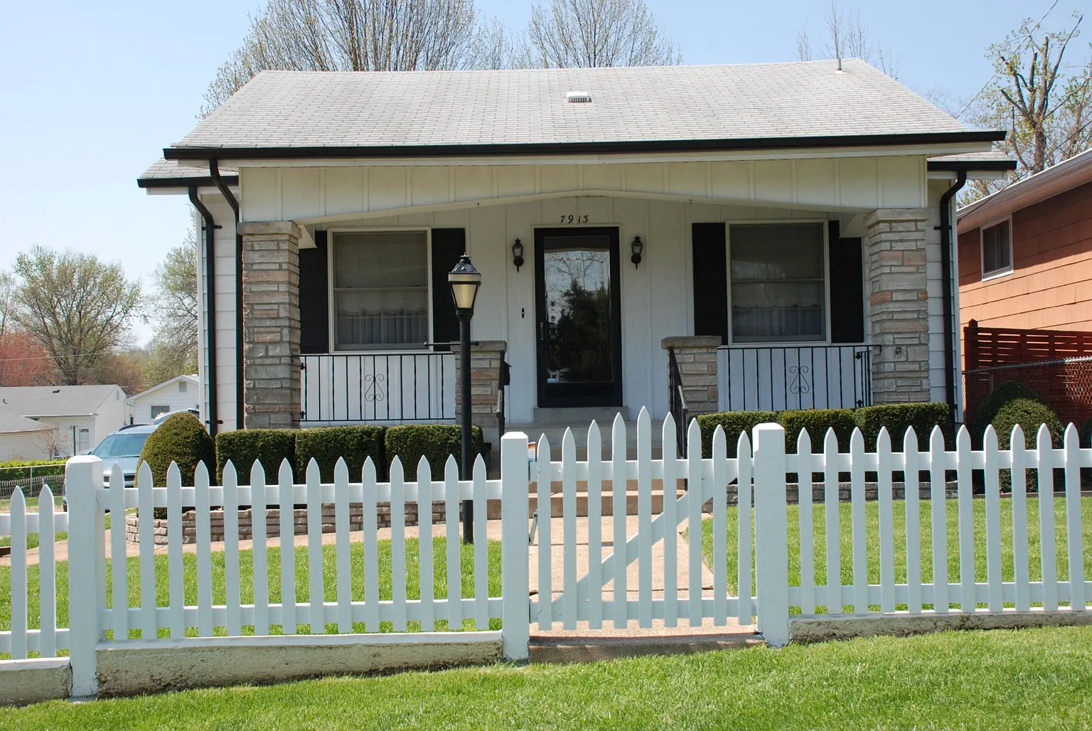 7913 Genesta St photo 1