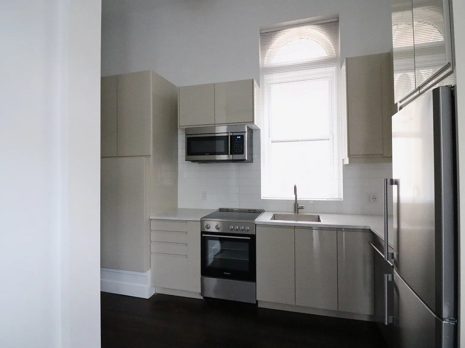 124 -132 Temple Street - 201 — Photo 3