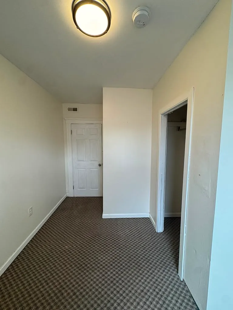 3 bed, $1,195 — Photo 4