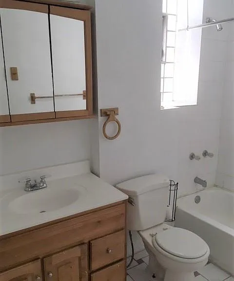 3246 N Seminary Ave #1R — Photo 7