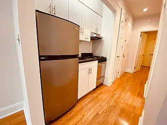 Rented by Metropolis Real Estate of Manhattan