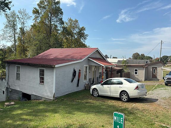 3rd image of 1031 Speck Ridge Rd