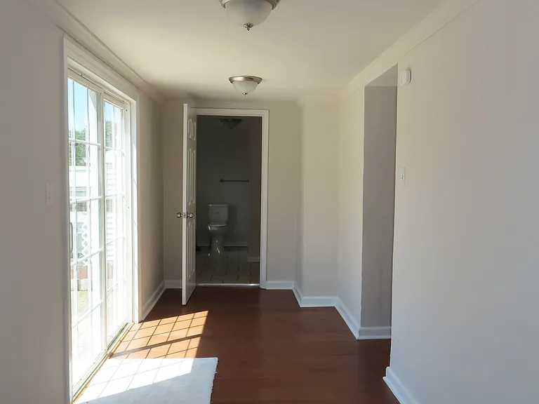 1008 Reading Ave — Photo 19