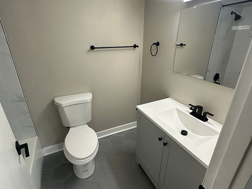 1st image of 9949 Kennedy Ave APT 2