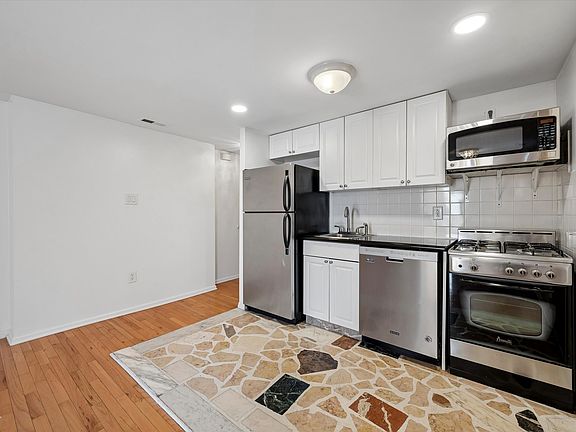 3rd image of 1527 S Broad St #3 R