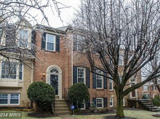 4211 Fox Lake Dr, Fairfax, VA 22033