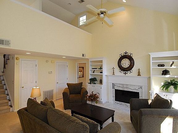 LR-bright, open, vaulted ceiling, fireplace