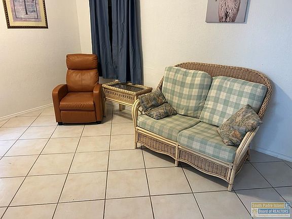 5th image of 1342 Harbor Island Dr