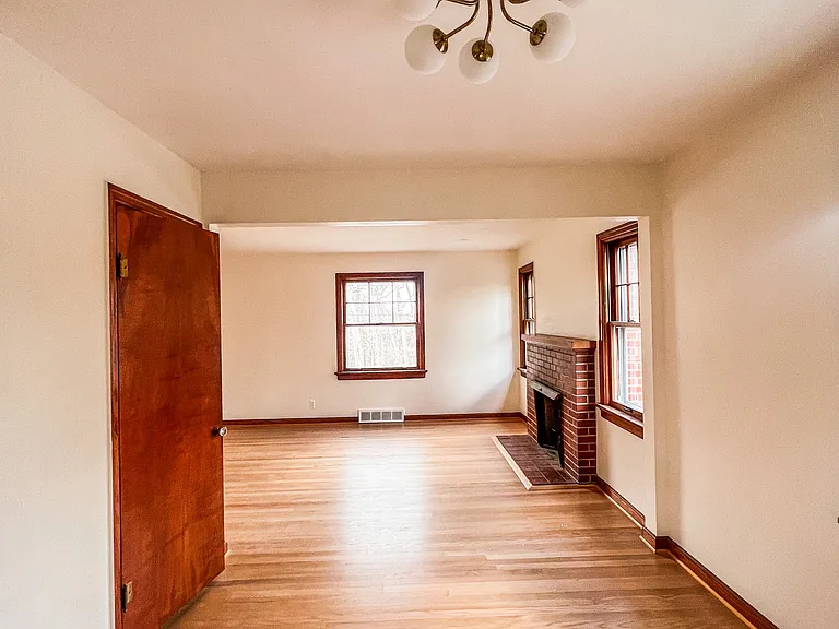 1304 Grand Ave — Photo 4