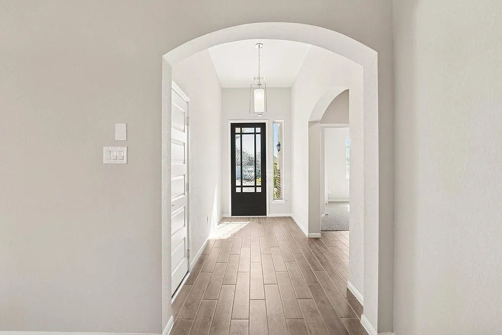4 bed, 2.5 bath, 2243 sqft, $2,800 — Photo 3