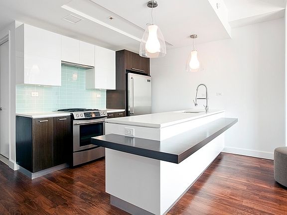 3rd image of 5-17 51st Ave #908