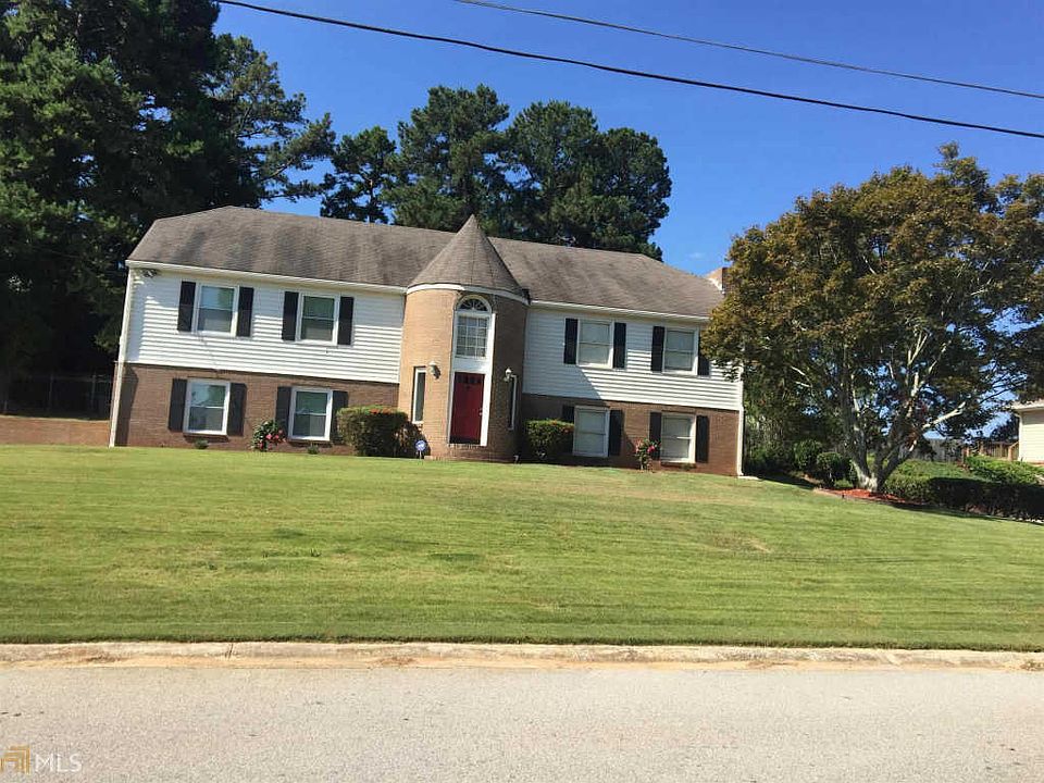 1st image of 2501 Highland Golf Course Dr SE