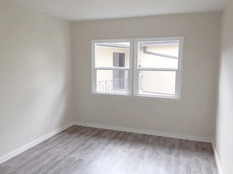 3300 Castle Heights Ave — Photo 10