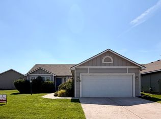 142 Berkshire Ln, Pasco, WA 99301