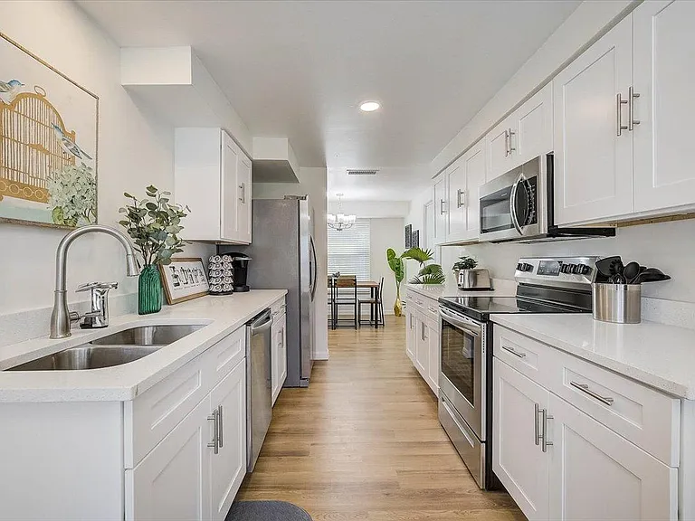 6228 Fordham Pl — Photo 15