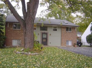 209 Vernon Dr, Bolingbrook, IL 60440