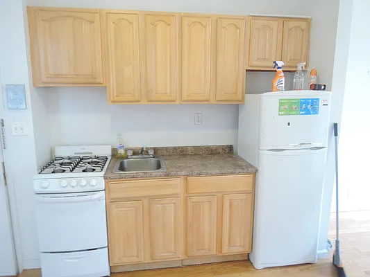 Rented by NYLA Realty | media 9