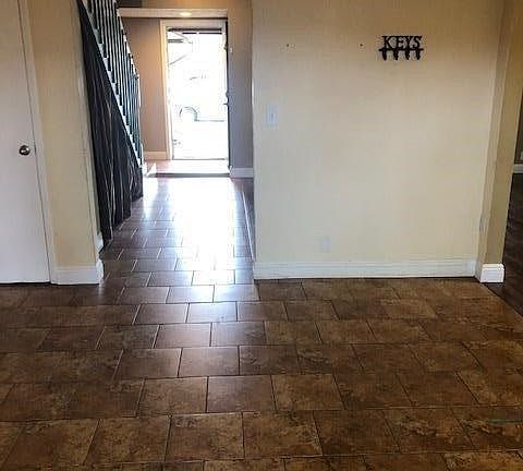 2nd image of 525 N Asbury Ln