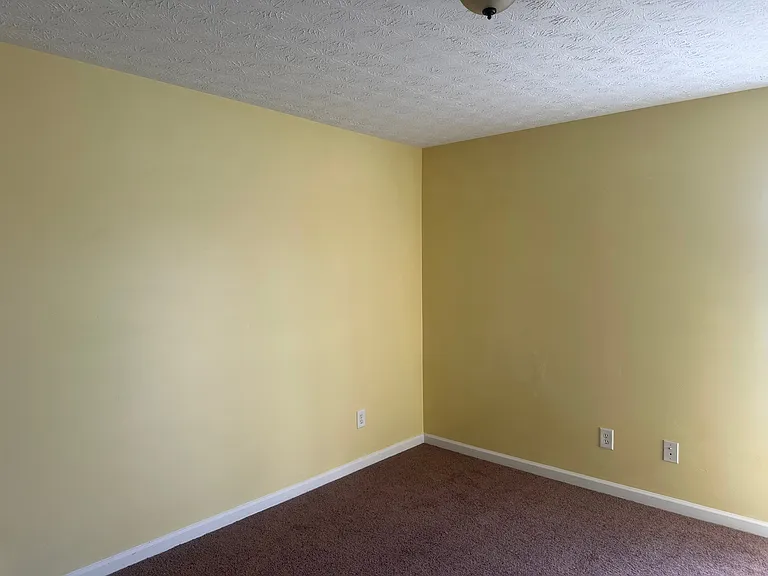 2065 Manhattan Pkwy — Photo 22