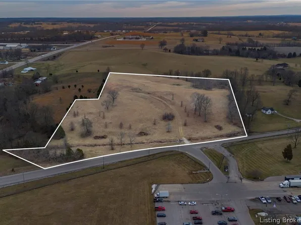 702 W Becks Mill Road, Salem, IN 47167