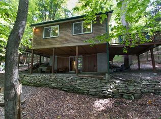 204 Laurel Ln, Greentown, PA 18426