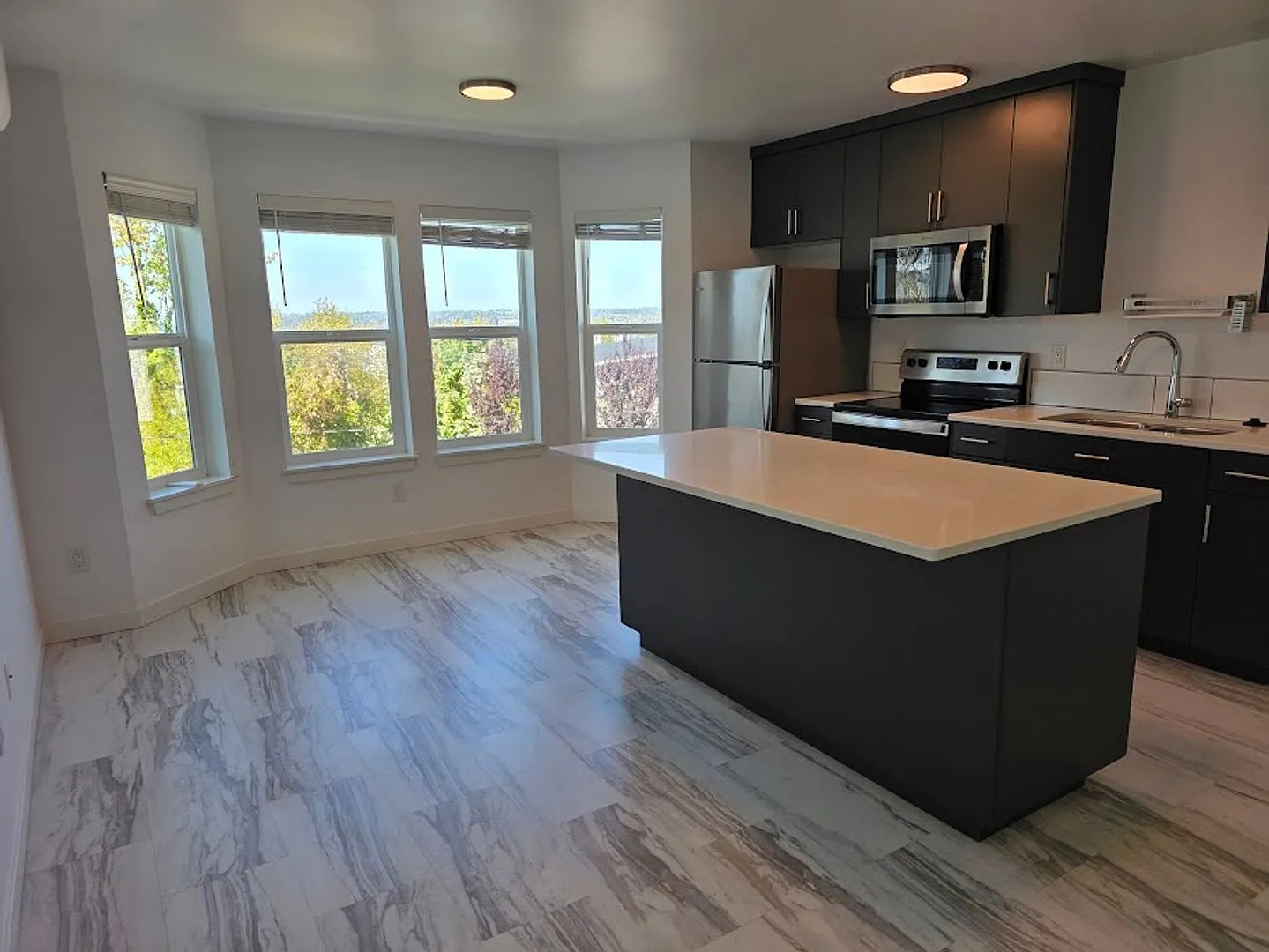826 N Garden St — Photo 2