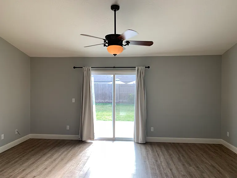 2423 W Corvina Ave — Photo 40