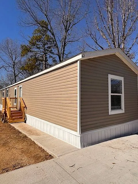 3 bed, 2.0 bath, $1,295 — Photo 2