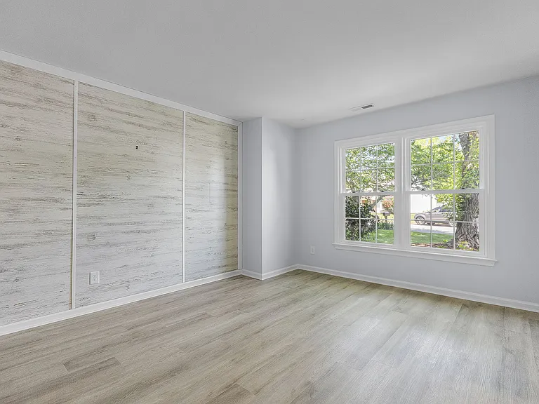 2417 Bernadotte Ct — Photo 7
