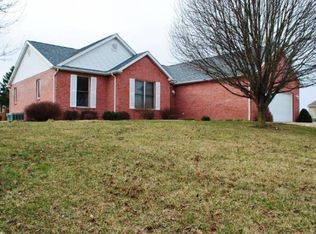 11 Country Lake Dr, Perryville, MO 63775