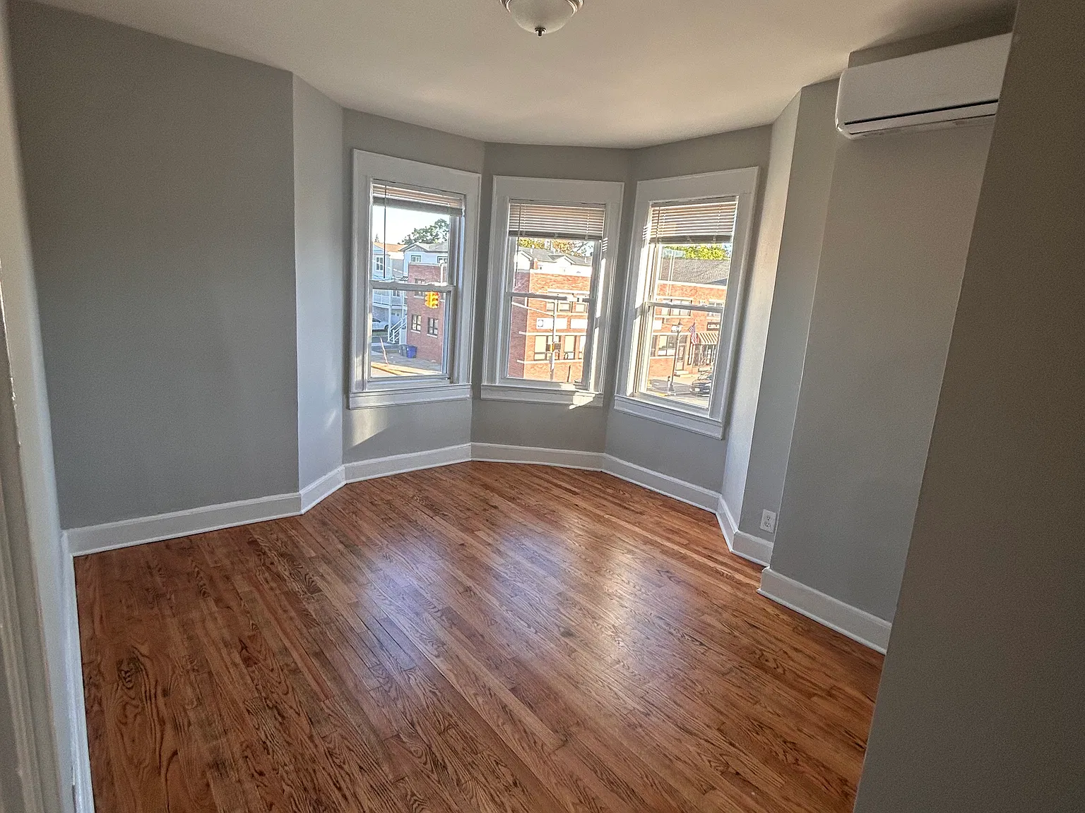 3 bed, $3,000 — Photo 4