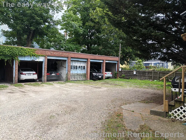 15 Howe St #5 — Photo 14