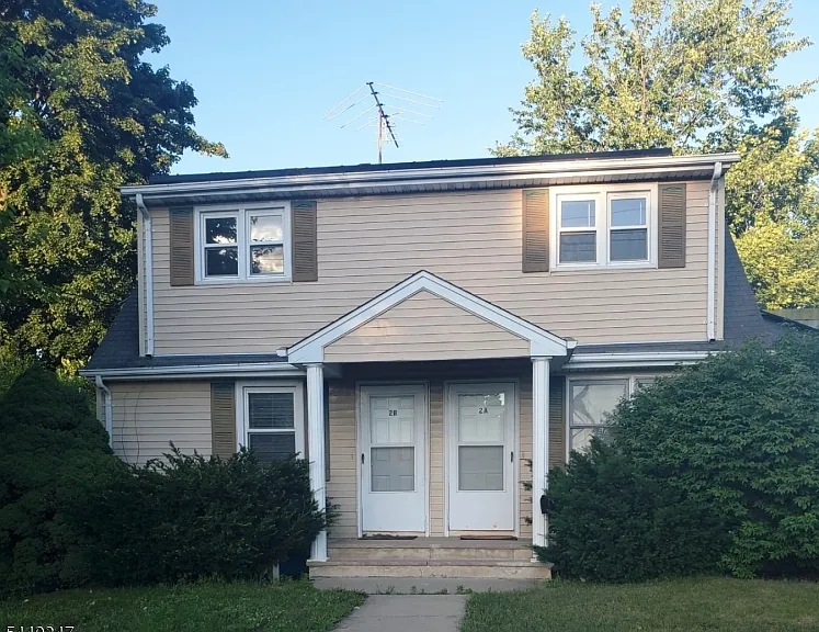 2 Leonard Pl #2B — Photo 1