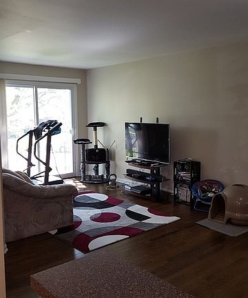 4th image of 9562 Park Ln APT 2C